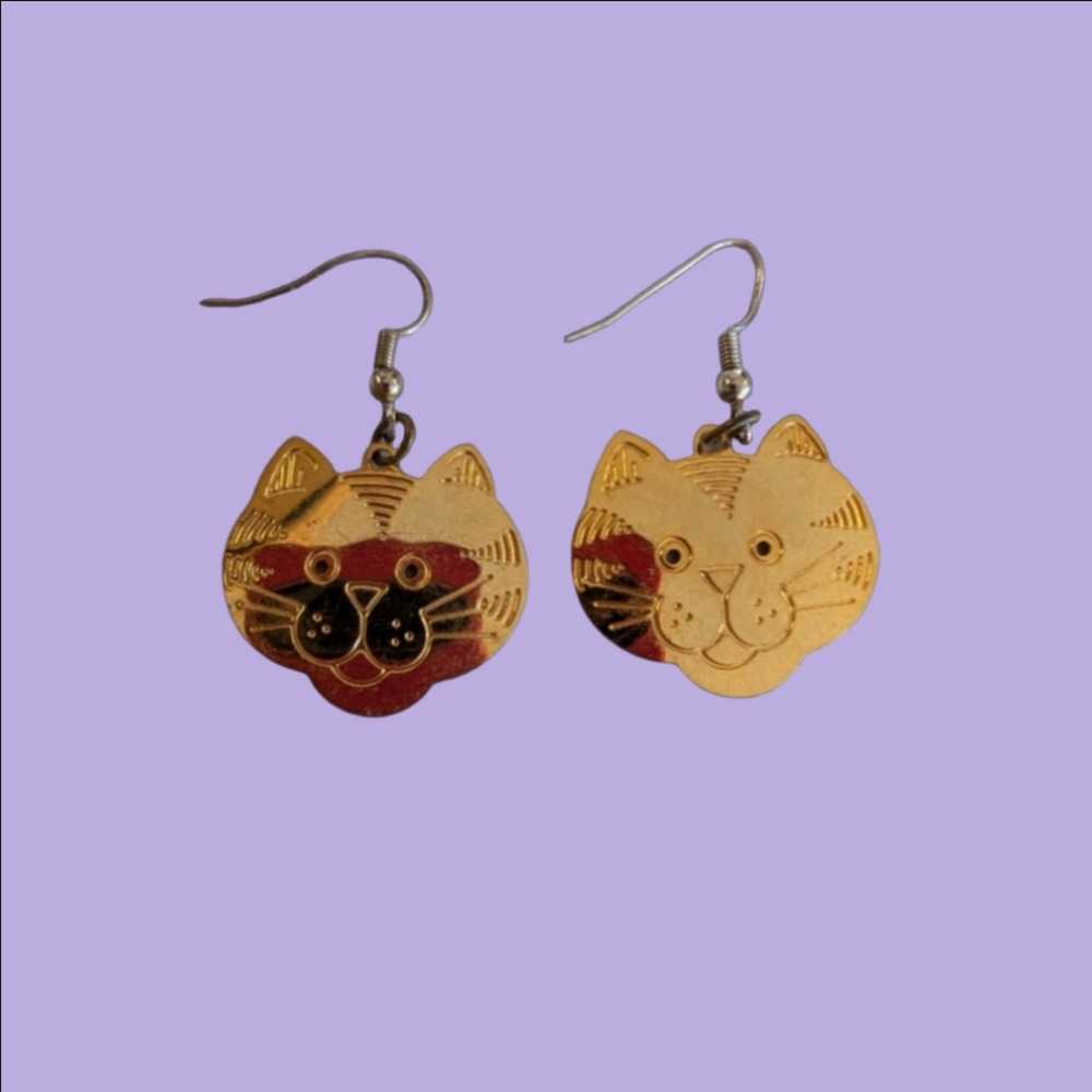 Vintage Earrings Of Cat Face From The 1980 Dangle Style.